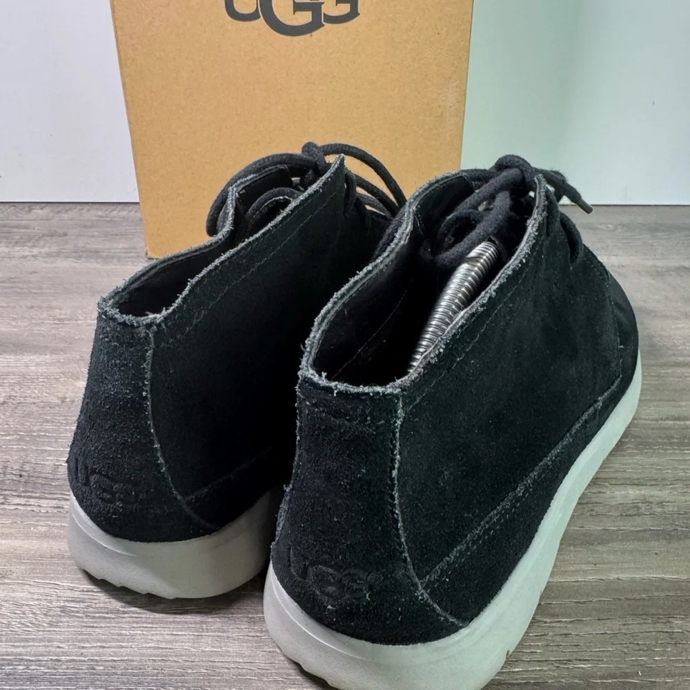UGG Freamon Suede Black Men's size 10 Chukka Boots $120
